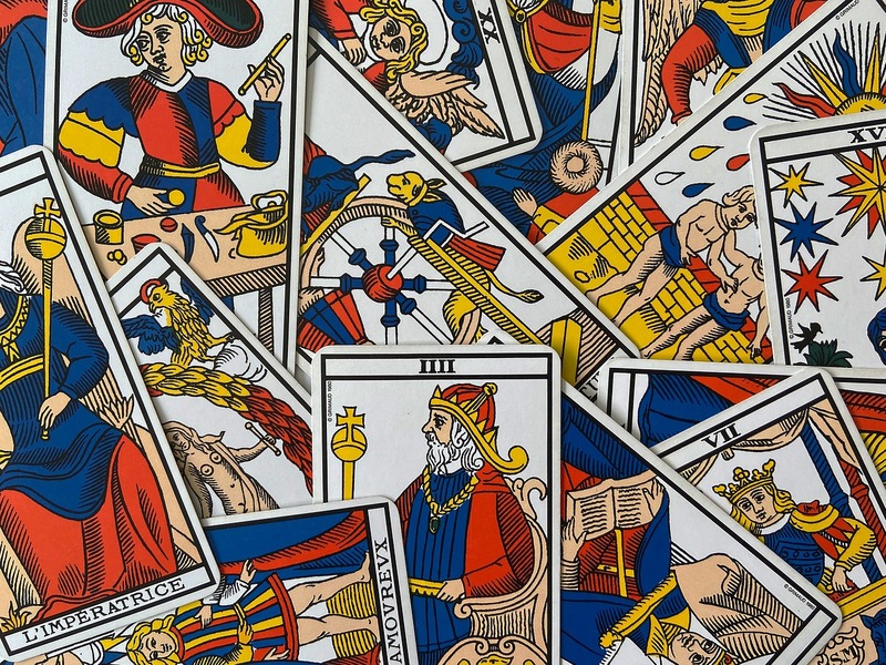 Czy Biblia sprzeciwia się kartom tarota? Sprawdź sam! - logo artykułu